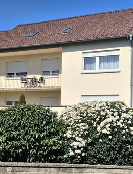 Käuferprovisionsfrei! Großzügige Eigentumswohnung mit Loggia, Einbauküche und Einzelgarage! - Wachenheim (Weinstraße)