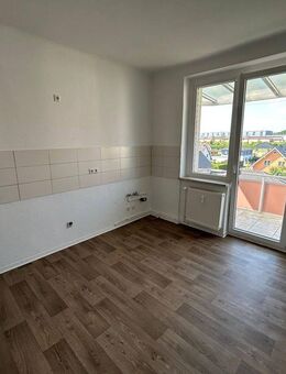 Nicht lange überlegen! Geräumige 3-Zimmer-Wohnung mit Balkon! - Magdeburg