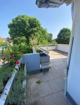 RESERVIERT: Charmante 3-Zimmer-Dachgeschosswohnung mit Dachterrasse in LU-Oggersheim - Ludwigshafen (Rhein)