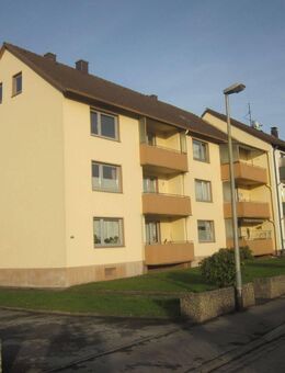 Schöne helle 3 Zimmer Erdgeschosswohnung mit Balkon - Holzminden