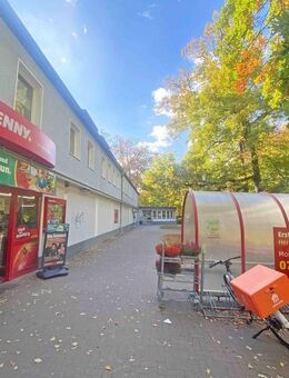 Zinshäuser (2) mit Supermarktfläche u. 9 Wohnungen u. Parkplatz, Erbaurecht - Wolfsburg
