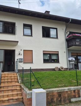 Schöne helle 2,5 Zimmer Erdgeschoß Wohnung mit Terrasse und Garten - Helmstadt-Bargen