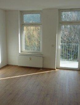 - Gepflegte Wohnung mit Balkon - - Weißenfels
