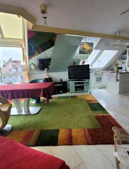 Unikat in den obersten zwei Etagen - hell, großzügig geschnitten und mit hochwertigen Einbaumöbeln ! - Nürnberg