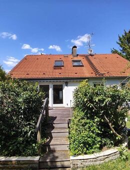 Solides Zweifamilienhaus mit großem Garten in bester und ruhiger Wohnlage - Neunkirchen (Brand)