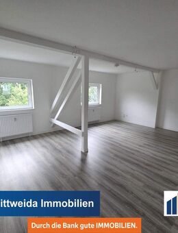 Helle 3-Zimmer-Dachgeschosswohnung mit Sichtbalken in Chemnitz-Hilbersdorf! - Chemnitz