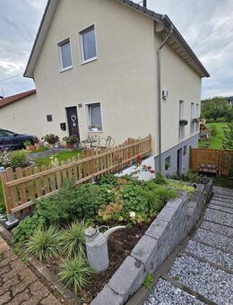 Modernes Einfamilienhaus mit Einliegerwohnung, großem Garten - ruhige Lage in Reisbach (Saarwellingen) - Saarwellingen