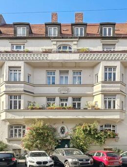 Denkmalgeschützte 2-Zimmer-Altbauwohnung zum Innenhof in München-Maxvorstadt zur Kapitalanlage - München