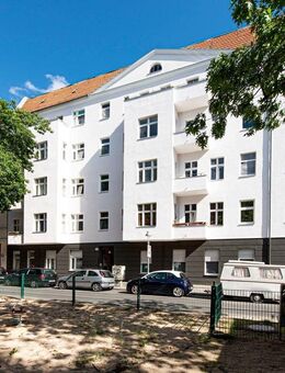 Investieren nahe Brüsselerkiez: VERMIETETE Kapitalanlage mit Südwest-Balkon - Hallo Altersvorsorge! - Berlin