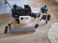 Mini Beamer mit Stativ, Leinwand und Zubehör - Markranstädt