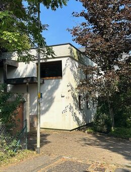 Ehemaliges Pfarrhaus mit großem Baugrundstück - Dittelbrunn