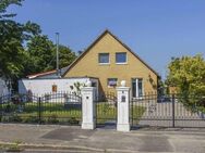Energetisch saniert! Gepflegtes Zweifamilienhaus mit Garten und Garage - Ratzeburg