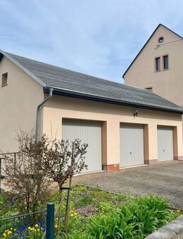 Umfassend, auch energetisch, saniertes 1-3 Familienhaus mit Garagengebäude, großzügigem, sehr gepflegtem Grundstück, Terrasse, Pool uvm. - Oederan