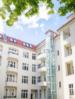 Vermietete 2-Zimmer-Wohnung im Gründerzeitbau - Kapitalanlage nahe Schloßstraße - Berlin