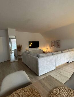 Gemütliche Etagenwohnung mit gelungener Raumaufteilung! Balkon vorhanden! - Mönchengladbach