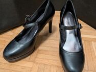 Elegante schwarze Pumps mit Riemchen in Größe 42 - Hamburg