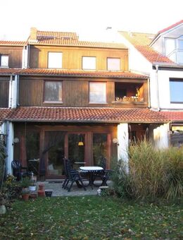 Toplage in Altwarmbüchen Großes RH mit Einliegerwhg. - Isernhagen