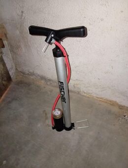 Standluftpumpe mit Manometer - Coburg