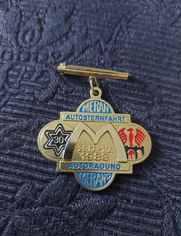 30. AUTOSTERNFAHRT MERAN 1983 / Anstecker Plakette Oldtimer - Zwickau