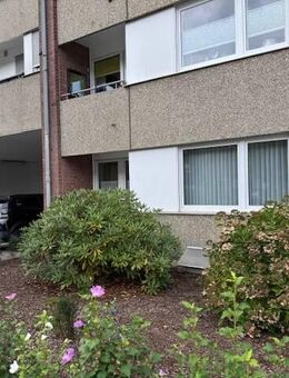 Helle 2-Zimmer-Erdgeschosswohnung mit 2 Balkonen nähe Bunter Garten - Mönchengladbach
