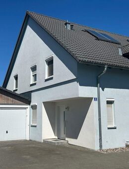 5-Zimmer Immobilie mit Potenzial und Mietgarantie bis 2027! Parkett, ideal als Renditeobjekt! - Pressath