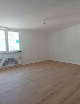 DU-Dellviertel, Fürstenstraße 1 - Frisch renovierte 2 ZKDB-Wohnung im 1.OG ab Mitte Oktober zu mieten !!! - Duisburg