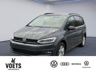 VW Touran, 1.5 TSI Highline, Jahr 2022 - Braunschweig