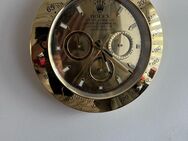 HÄNDLERDISPLAY-Wanduhr im "Daytona-Style, sehr selten! - Saarburg