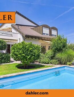 LUXURIÖSE VILLA MIT UNEINSEHBAREM GARTEN IN BESTER LAGE - Obermichelbach