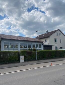 Mehrfamilienhaus mit Veranstaltungssaal und großem Grundstück - Herrenberg