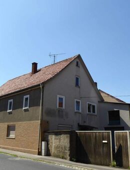 Renovierungsbedürftiges Bauernhaus mit Garage, Ställen und Maschinenhalle- mit Sanierungskonzept - Oberstreu