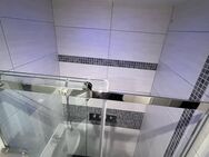 Kernsanierte 3 Zimmer Wohnung mit 2 Luxus-Bädern, Balkon und Garage in Diekholzen Söhre! - Diekholzen