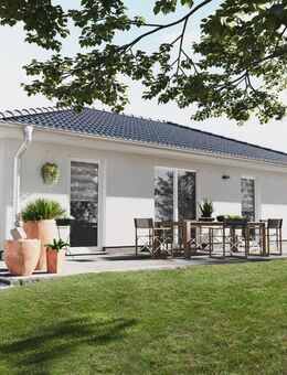 Halle (Saale) nördlich: Bungalow-Neubau auf 1125 qm Baugrundstück - Könnern