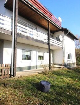 MFH mit drei Wohnungen, Garten, Balkonen und Garage in Eitorf - Eitorf