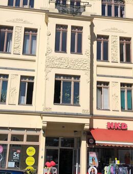 Schöne 2-Raum-Wohnung im 2. OG, zentrale Lage direkt am Markt - Finsterwalde