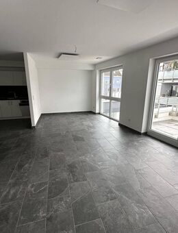 Moderne 2 ZKB Wohnung mit Südwestbalkon zu vermieten. - Homburg