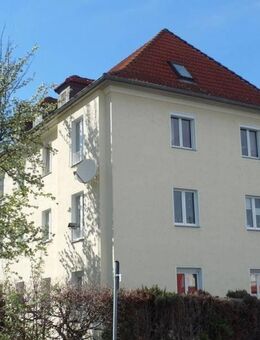 Kleine, gemütliche 2-Zimmer-Dachwohnung m. einfacher Einbauküche, Dusche * Gartenmitnutzung möglich - Dresden