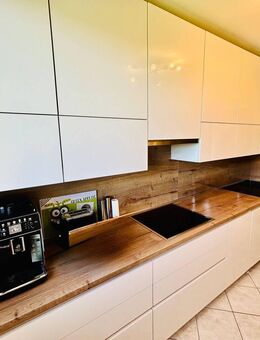 Geräumige Etagenwohnung mit Balkon&Aufzug in zentraler Lage - Ihr neues Zuhause in Komfort und Stil! - Bergisch Gladbach