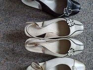 3 Paar ungetragene Damen Schuhe aus Leder Größe 40 - Sachsenhagen Zentrum