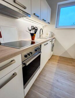 !! Drei-Zimmerwohnung in familienfreundlicher Lage erwartet Sie samt EBK und Parkplatz !! - Berlin