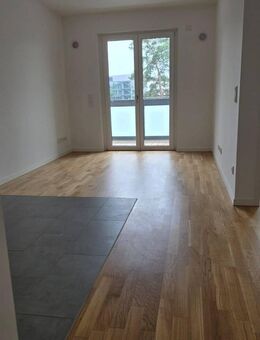 Wunderschöne EOF Wohnung im Neubau mit Aufzug und Balkon* Bitte unbedingt "Sonstiges" lesen! - Erlangen