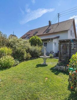 Gepflegtes Einfamilienhaus mit Einliegerwohnung, auf großem Grundstück in Kelheim, zu verkaufen. - Kelheim