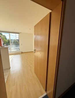 Frisch renoviert wartet diese schöne Maisonette-Wohnung m. Küche & Balkon auf einen neuen Mieter! - Paderborn