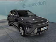 Hyundai Kona, 1.0 T-Gdi Hyundai SX2 120PS TREND elektrische, Jahr 2023 - München