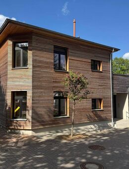 Haus im Haus: Luxus auf drei Ebenen mit großer Terrasse - Stechlin