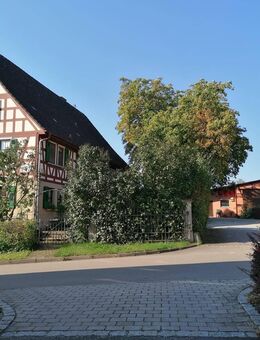 Attraktiv gelegene Hofstelle mit charmantem Bauernhaus - Ilshofen