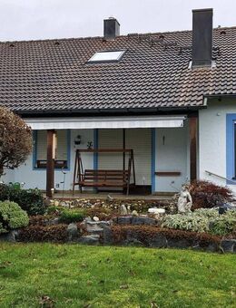 Gepflegtes und geräumiges Zweifamilienhaus mit solidem Potenzial - Essenbach