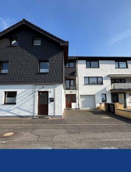 Modernisiertes 4-Familienhaus(Doppelhaus) in Schleiden: Ideal für Kapitalanleger ! - Schleiden