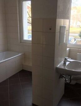 Zweiraumwohnung mit Balkon und Tageslichtbad - Gera