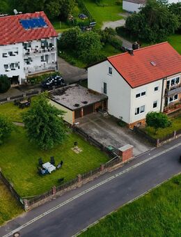 Zweifamilienhaus mit großem Garten und vielseitigem Nutzungspotential - Kemnath